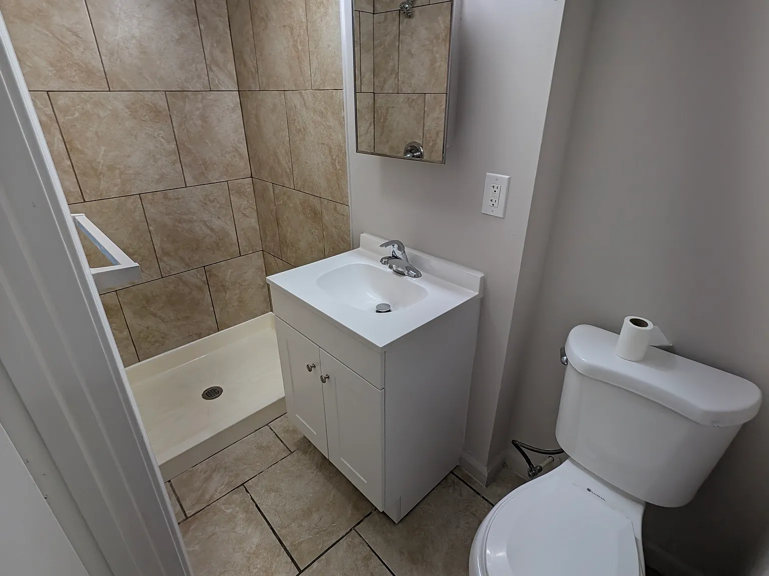 2 bed, 900 sqft, $1,700 — Photo 4