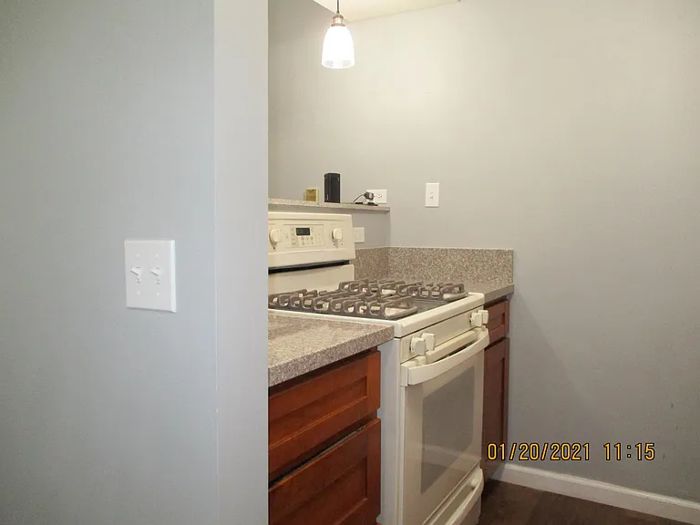 3233 W St — Photo 5