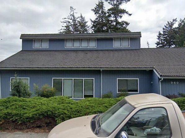 960 SW Fairhaven Dr