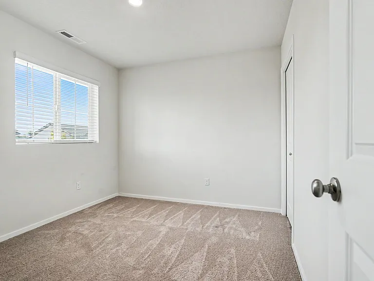 4748 Astronaut Ave NE — Photo 32