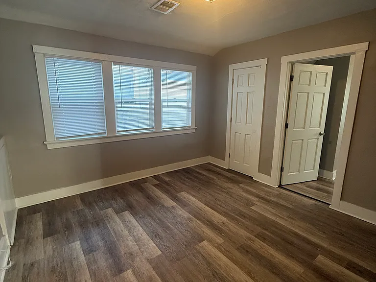 134 E Concordia Ave #B — Photo 8