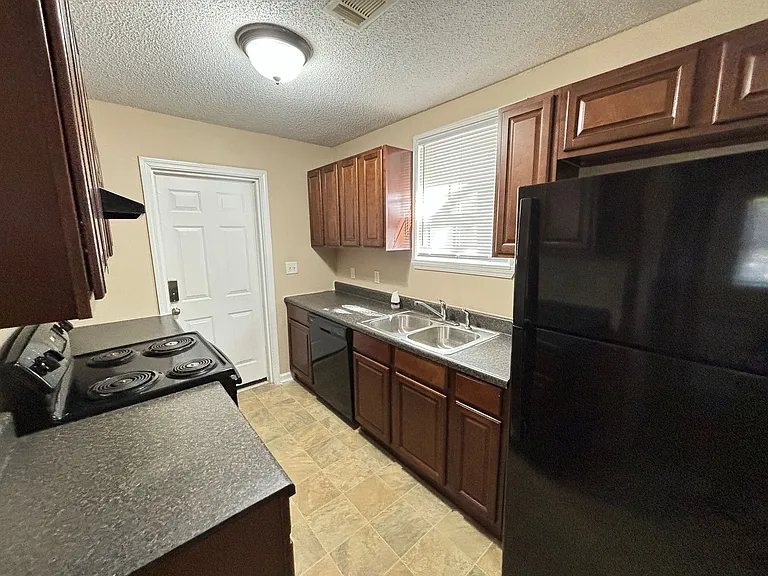 2304 S Tyler St — Photo 4
