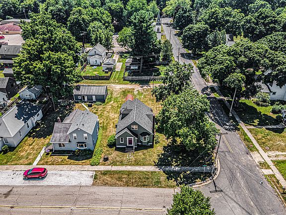2nd image of 2691 Ray Ave