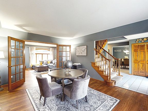 3rd image of 2946 Carmel Dr