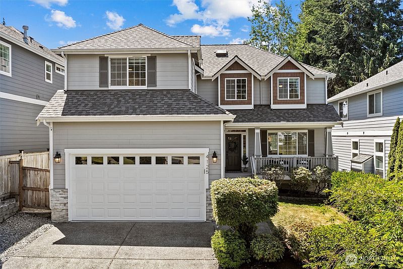 2nd image of 4125 NE 27th Place