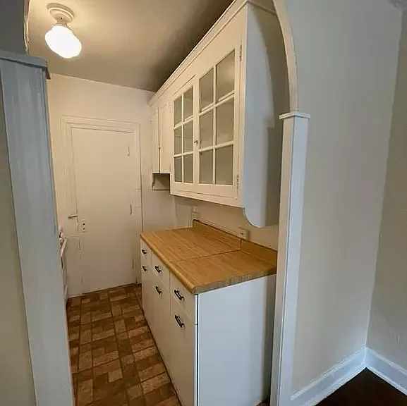 Edgewater Standard 1BR Kitchen