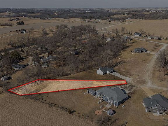 5th image of 374 Arrowhead Ln