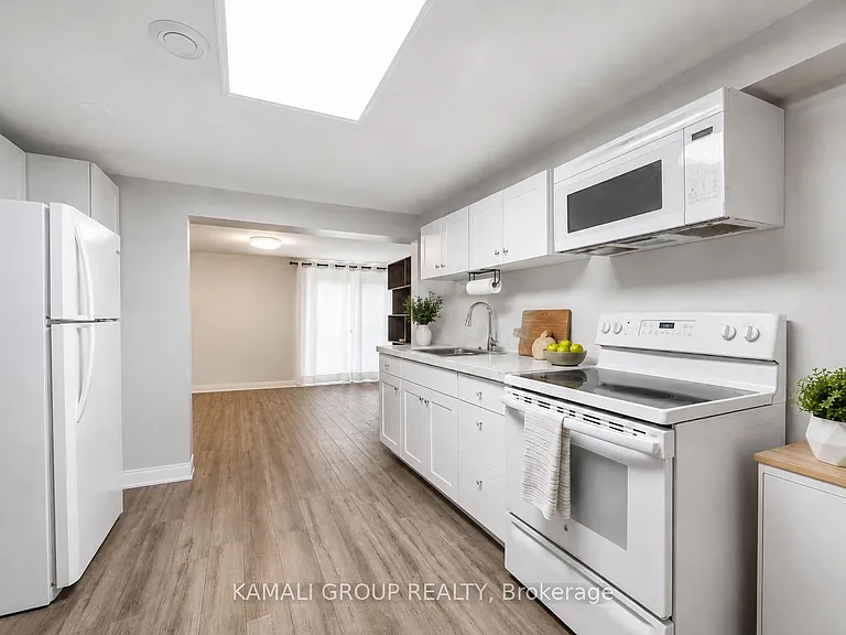 580 Capilano Cres #BASEMENT — Photo 3