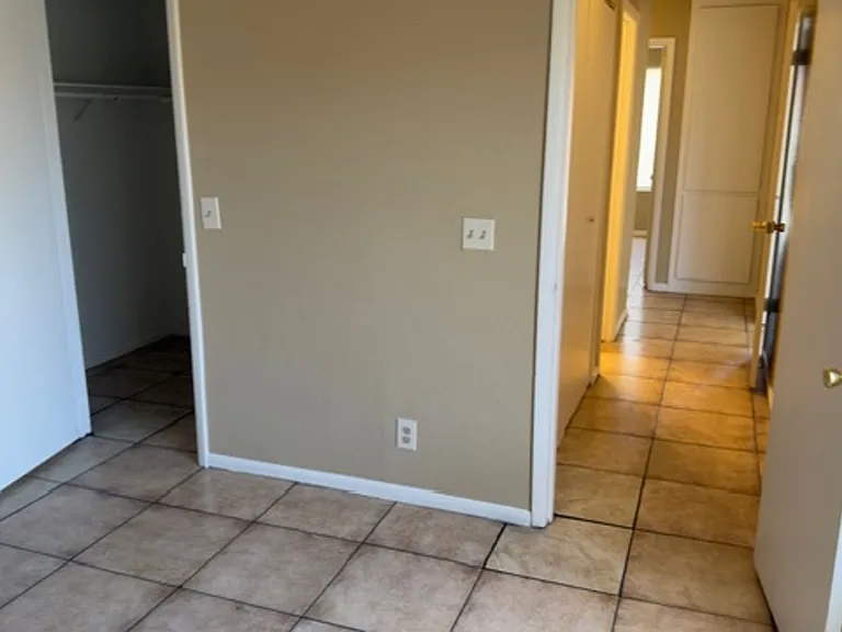 4800 Woodlake Ave — Photo 25