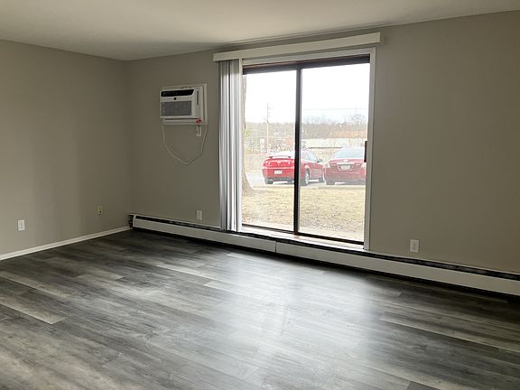 3rd image of 1700 Elder St APT 104