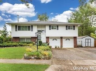 5 Inez Ln, Commack, NY 11725