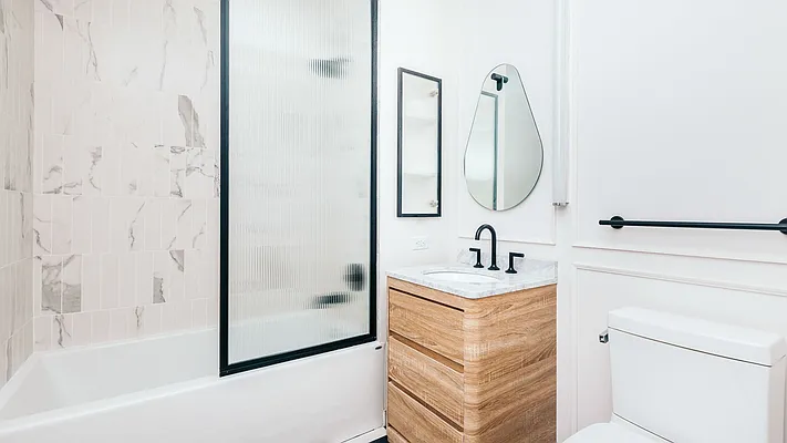 Rented by Nooklyn NYC LLC | media 124