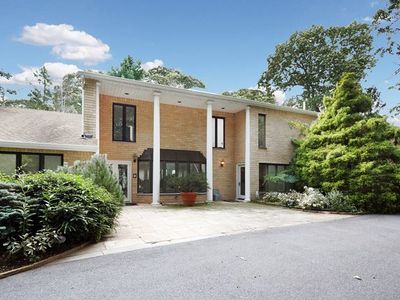 12 Sycamore Dr, Port Washington, NY, 11050