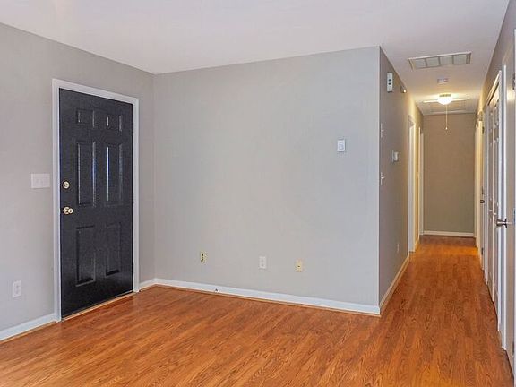 4th image of 21361 Lexington Dr