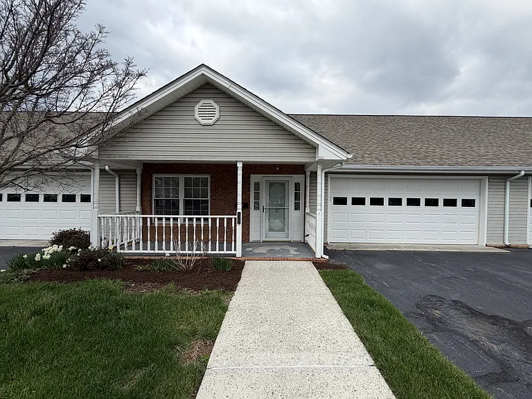 Commonwealth Senior Living at Christiansburg — Photo 25