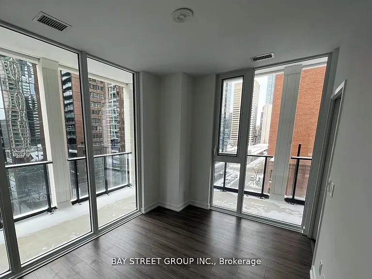 20 Edward St #509 — Photo 9