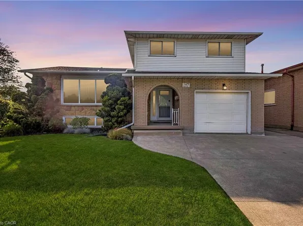 217 Lawnhurst Ct, Hamilton, ON L8V 4R4