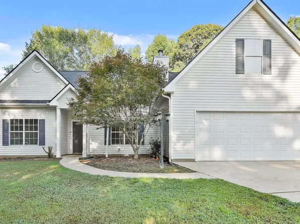 40 Hemlock Dr, Newnan, GA 30263