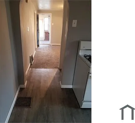 444 Thrift Ave — Photo 1