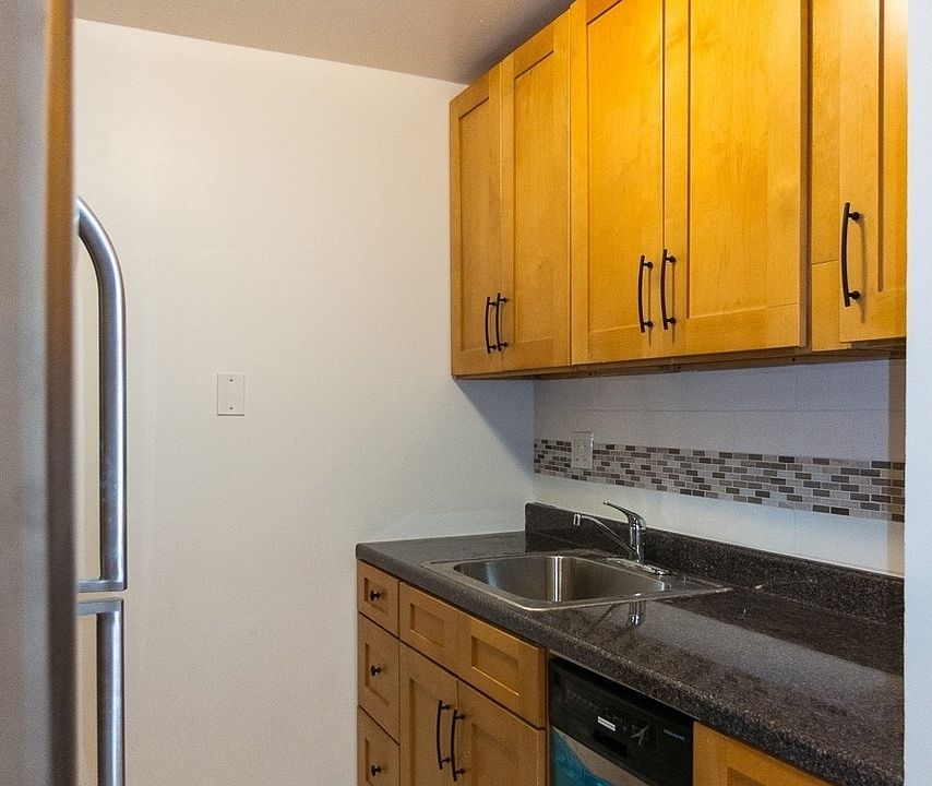1st image of 592 Prospect Pl #4AR