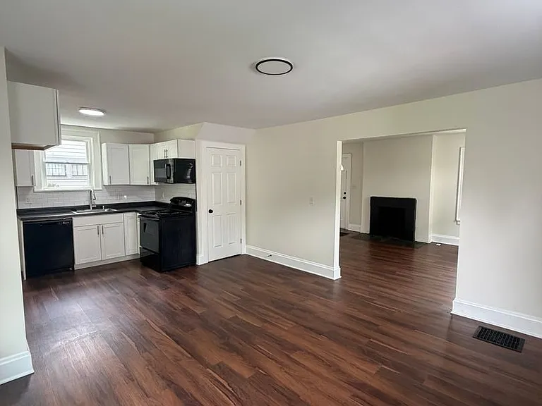 1202 E 20th Ave — Photo 6