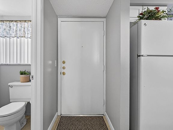 5th image of 12020 W Greenway Drive #102