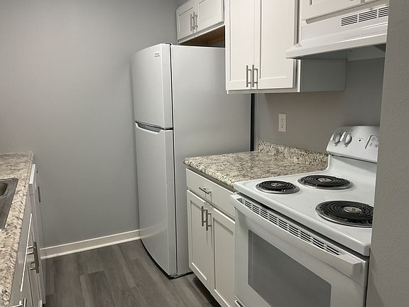 2nd image of 210 19th St NE #3