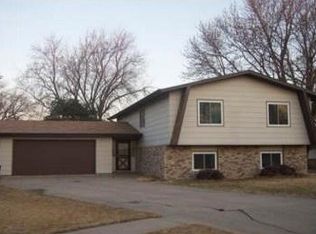 512 S Plum Rd, Grand Island, NE 68801