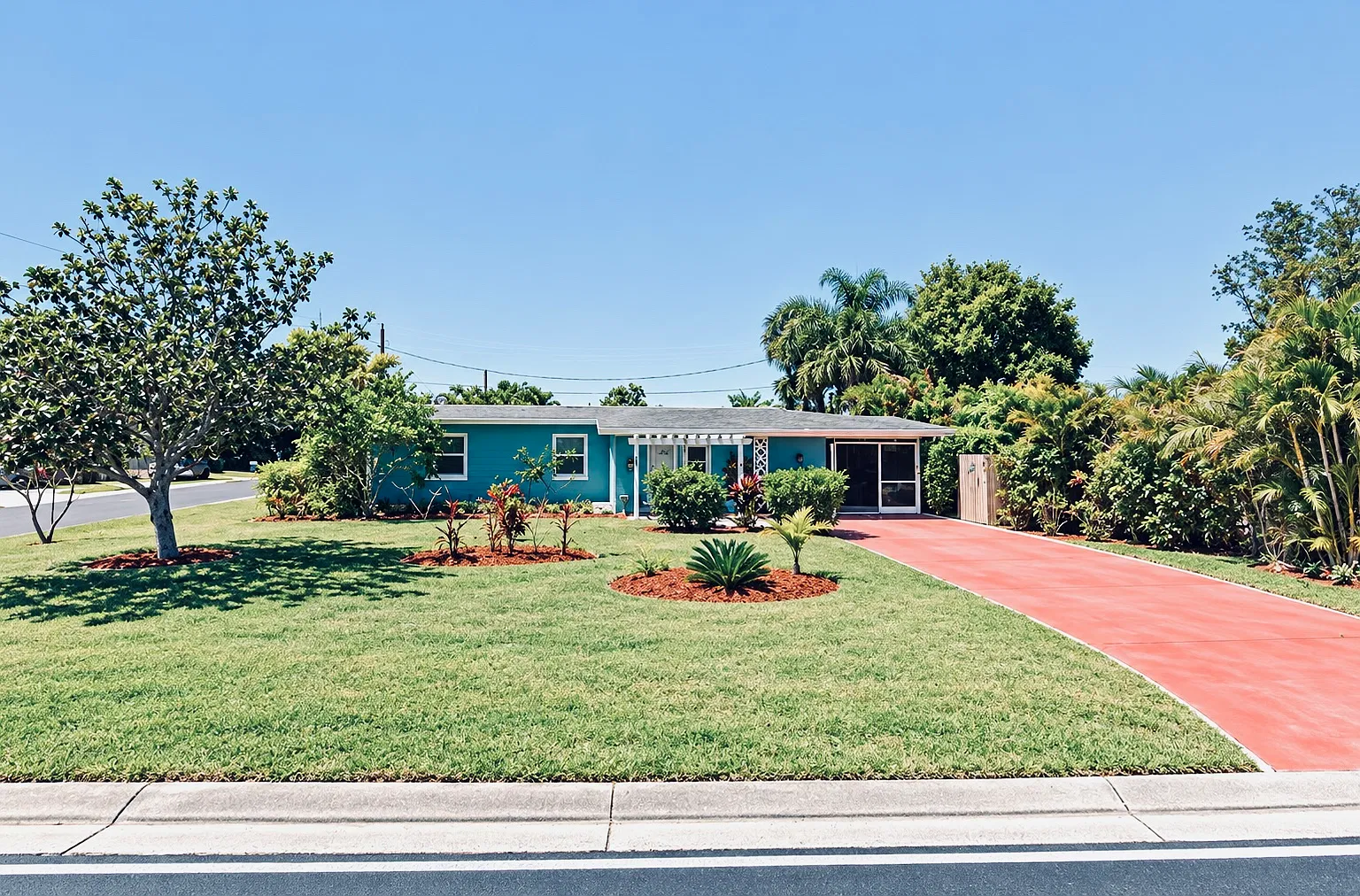 540 Palmetto Dr — Photo 1