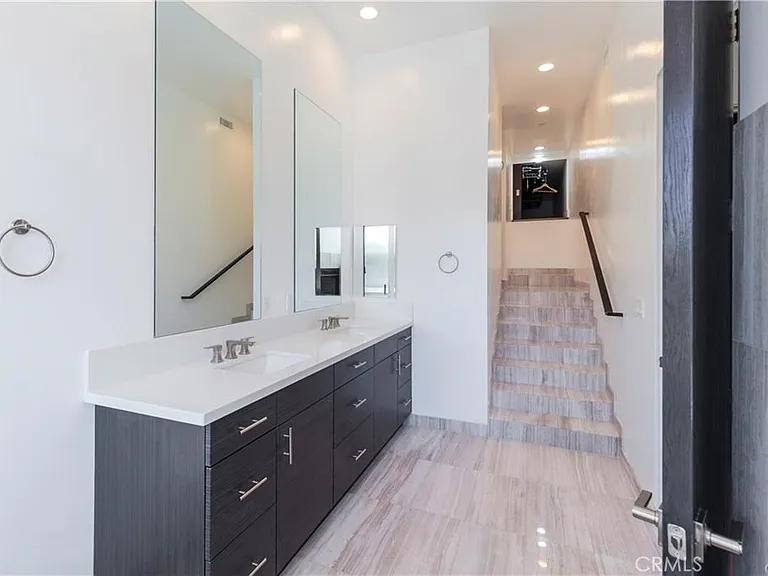 716 N Juanita Ave #A — Photo 17