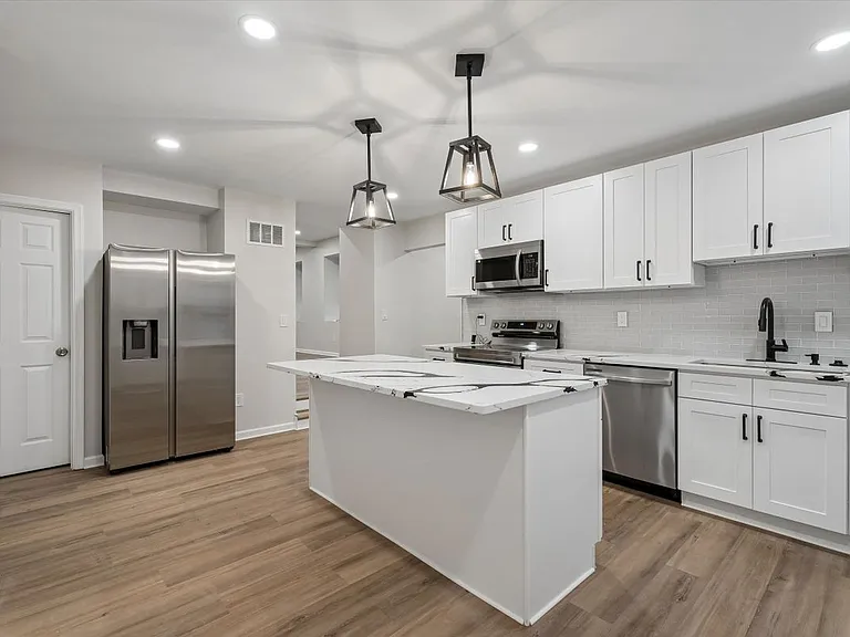 4359 Fleming St — Photo 15