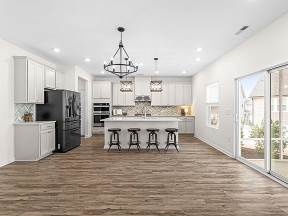 4th image of 120 Sweet Vine Way