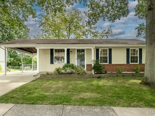 664 Greenhurst Ct, Fenton, MO 63026
