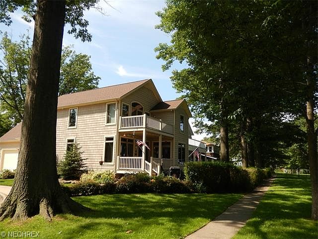 1st image of 4 Edgecliff Dr
