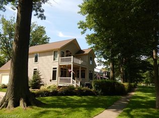 4 Edgecliff Dr, Euclid, OH 44119