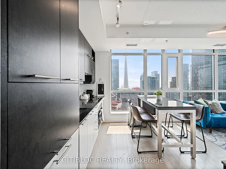 30 Nelson St #2807 — Photo 1