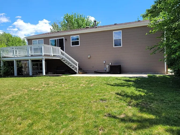 436 Fordham Pl — Photo 2