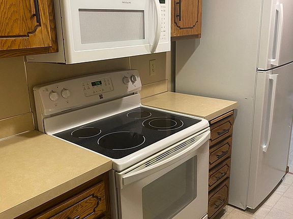 5th image of 3709 229th Ln NW APT 2