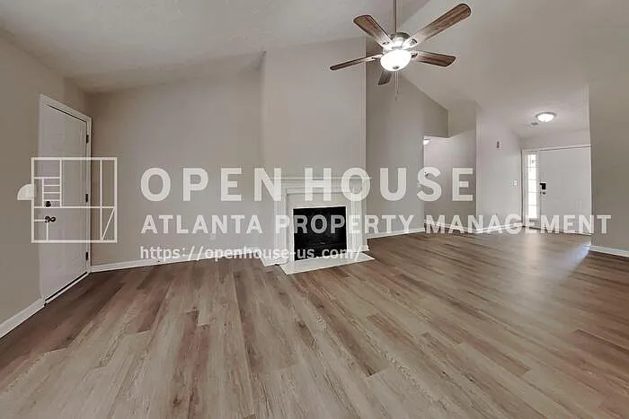 1096 Sham Pointe Dr — Photo 3
