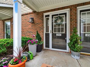 3375 Lenox Village Dr UNIT 253, Fairlawn, OH 44333