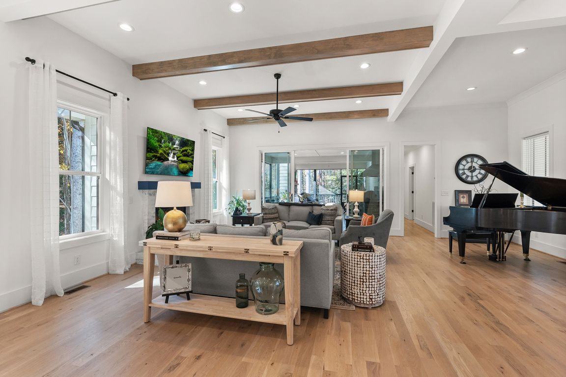 next background image