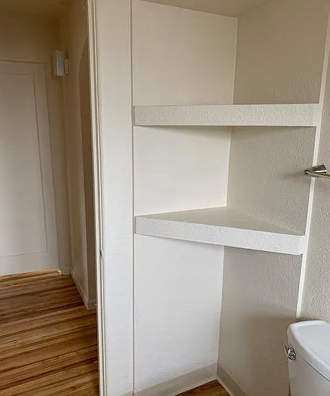 Bathroom extra storage shelves