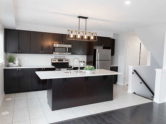 3rd image of 105 Glenvista Dr