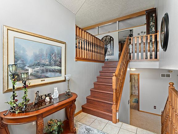4th image of 2884 Barberry Dr