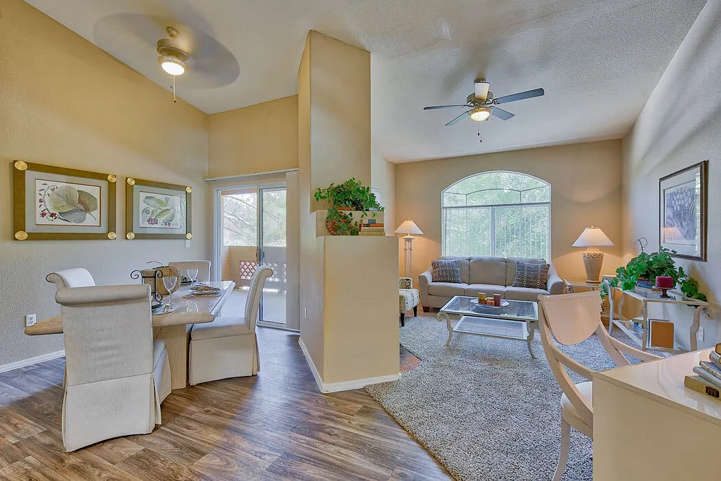Serena Shores Apartments — Photo 2
