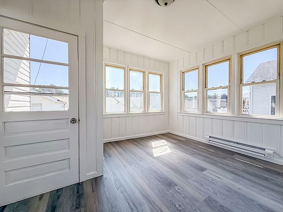 3rd image of 615 Smith St