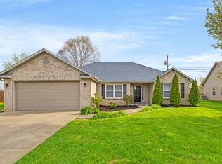 221 Ridgecrest Dr, Nicholasville, KY 40356