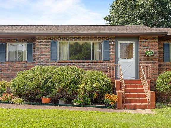 4th image of 2412 Crescent Club Dr
