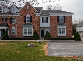1675 Huntington Park APT F, Rochester Hills, MI 48309