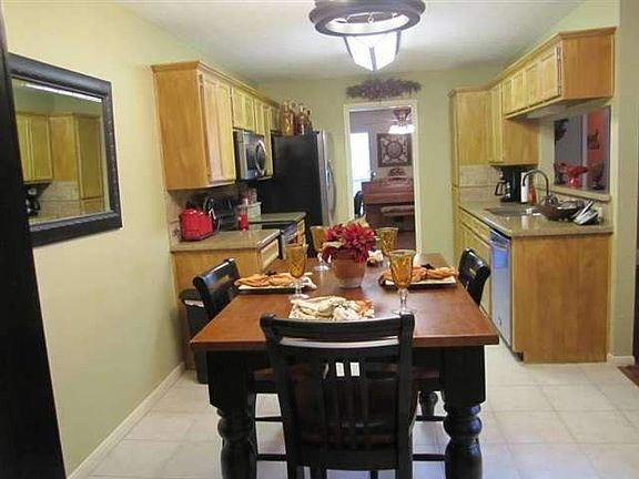 4th image of 1151 Green Meadow St
